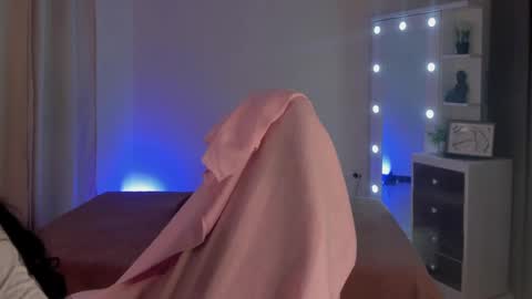 Savannahwildee online show from 25, 2, 2025