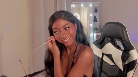 Savannahwildee online show from 4, 3, 2025