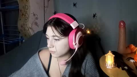 Snapshot of savannasotos chatting on 2, 11, 2025 Sophie online show from 2, 11, 2025