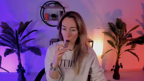 save the qween online show from 20, 1, 2025