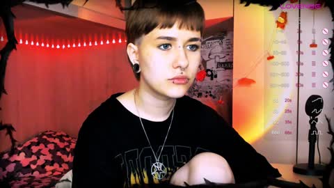 pronoun she. name Mary. age 21. online show from 5, 12, 2024