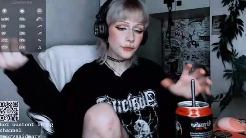 pronoun she. name Mary. age 21. online show from 13, 10, 2025