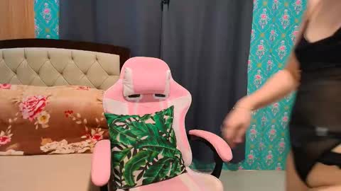 scarlett. online show from 10, 9, 2025