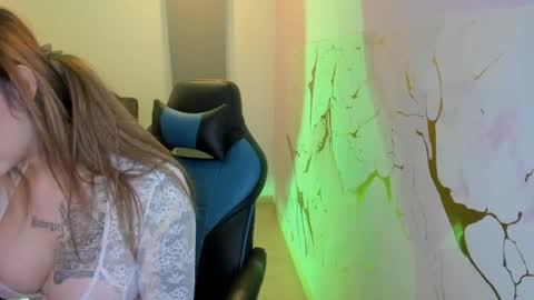 Snapshot of scarbadgirl_ chatting on 2, 5, 2026 scarbadgirl_ online show from 2, 5, 2026