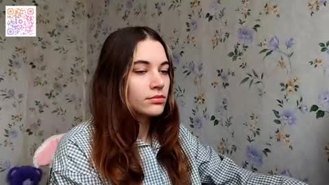 Snapshot of scarlet1flowers chatting on 7, 11, 2025 Kira online show from 7, 11, 2025