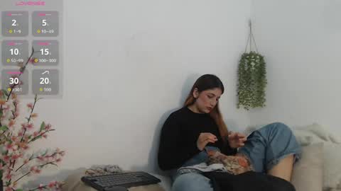 scarlet_100 online show from 13, 5, 2026