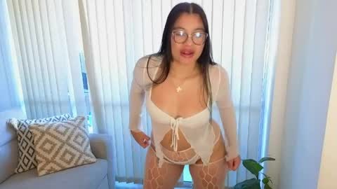 scarlet__15 online show from 7, 5, 2026