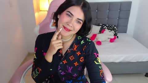 Snapshot of scarlet_dream10 chatting on 15, 1, 2025 scarlet_dream10 online show from 15, 1, 2025