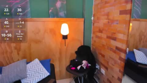 Scarlet Edwars online show from 15, 11, 2025