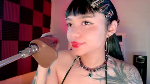 Snapshot of scarlet_gold chatting on 12, 10, 2025 scarlet_gold online show from 12, 10, 2025