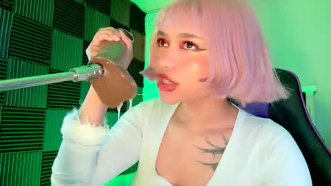 Snapshot of scarlet_gold chatting on 15, 10, 2025 scarlet_gold online show from 15, 10, 2025