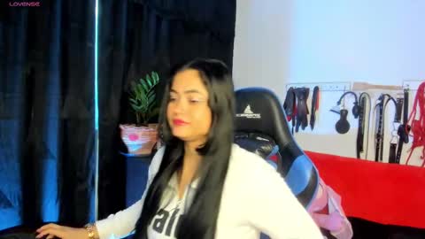 scarlet taylor kennedy online show from 21, 2, 2025