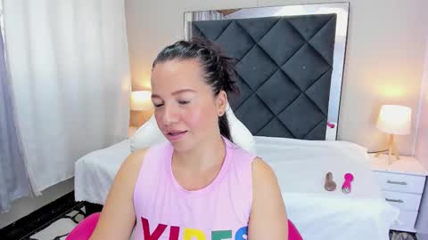 scarlet_lace1 online show from 8, 10, 2025