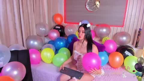 Scarlet  online show from 18, 5, 2026