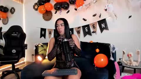 scarlet_summer_25 online show from 4, 10, 2025