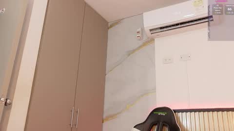 Snapshot of scarlet_vixen_ chatting on 18, 2, 2026 scarlet_vixen_ online show from 18, 2, 2026