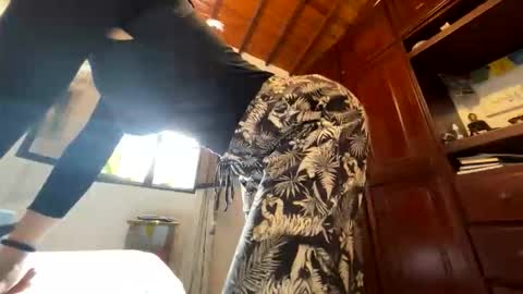 scarlet whisper online show from 13, 3, 2026