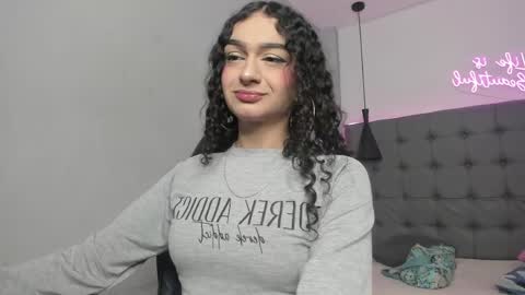 Snapshot of scarletcherry18 chatting on 11, 5, 2026 scarlet online show from 11, 5, 2026