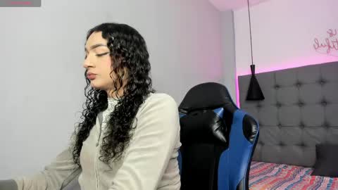 Snapshot of scarletcherry18 chatting on 26, 5, 2026 scarlet online show from 26, 5, 2026