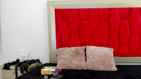 Scarlet online show from 17, 12, 2025