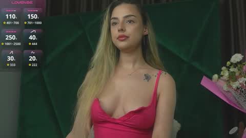 Snapshot of scarletcoles chatting on 16, 9, 2025 Scarlet online show from 16, 9, 2025