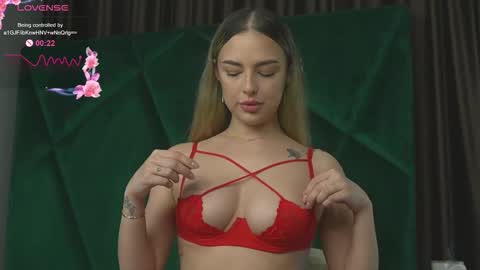 Snapshot of scarletcoles chatting on 24, 9, 2025 Scarlet online show from 24, 9, 2025