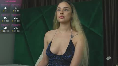 Snapshot of scarletcoles chatting on 8, 10, 2025 Scarlet online show from 8, 10, 2025