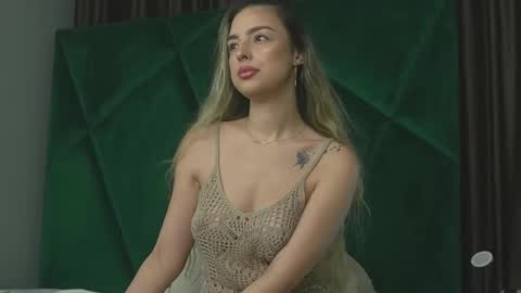 Snapshot of scarletcoles chatting on 20, 10, 2025 Scarlet online show from 20, 10, 2025