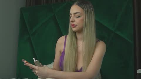 Snapshot of scarletcoles chatting on 24, 10, 2025 Scarlet online show from 24, 10, 2025