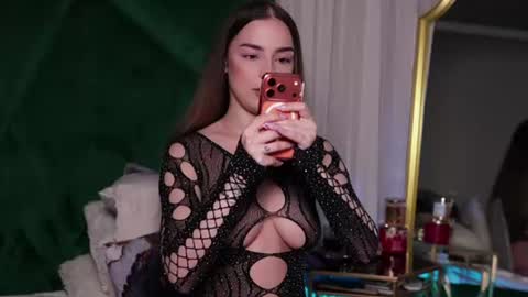 scarletcolesx online show from 17, 6, 2026