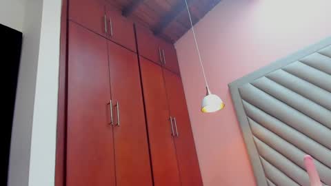 Scarlet Dayana online show from 1, 2, 2025