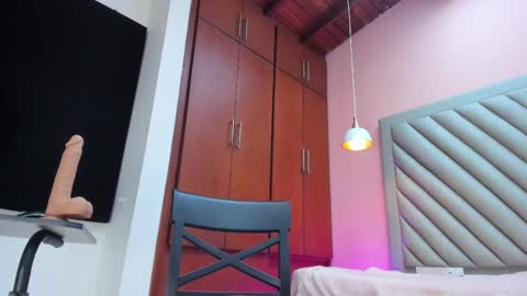 Scarlet Dayana online show from 1, 3, 2025