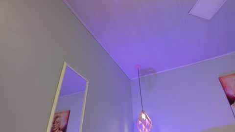 Scarlet  online show from 18, 12, 2025