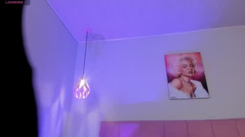 Scarlet  online show from 13, 1, 2026