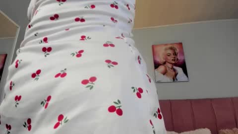 Scarlet  online show from 12, 2, 2026