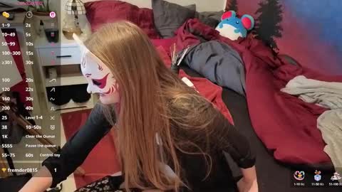 Snapshot of scarletkitsunya chatting on 8, 10, 2025 Scarlett online show from 8, 10, 2025