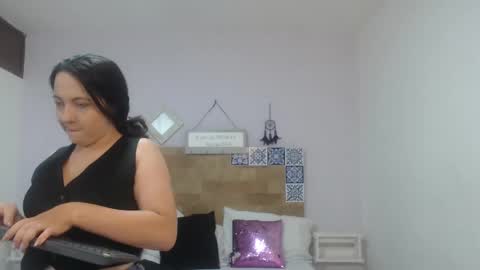 Snapshot of scarletlevis chatting on 3, 10, 2025 scarlet  online show from 3, 10, 2025