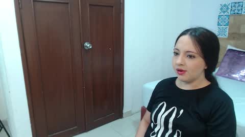 Snapshot of scarletlevis chatting on 9, 10, 2025 scarlet  online show from 9, 10, 2025