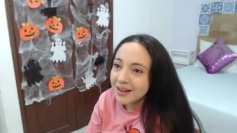 Snapshot of scarletlevis chatting on 15, 10, 2025 scarlet  online show from 15, 10, 2025