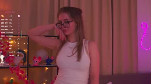 Snapshot of scarletliips chatting on 23, 11, 2025 Maria online show from 23, 11, 2025