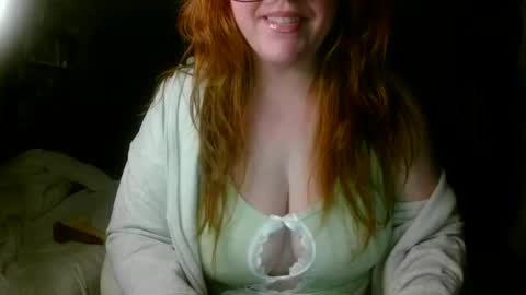 Snapshot of scarletsiren1996 chatting on 21, 4, 2026 BabyEmber online show from 21, 4, 2026