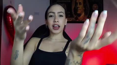 Snapshot of scarlett_buttock chatting on 5, 3, 2025 Scarlett online show from 5, 3, 2025