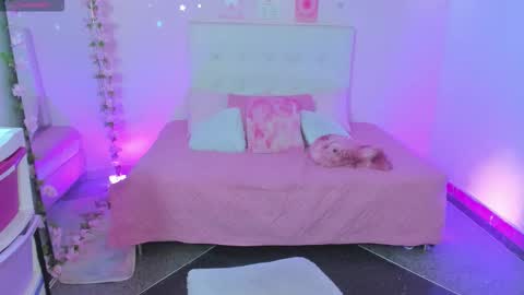 Snapshot of scarlett_dreamss7 chatting on 18, 12, 2025 Scarlett online show from 18, 12, 2025