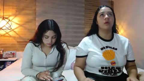 Scarlett and Jazmin online show from 2, 12, 2025