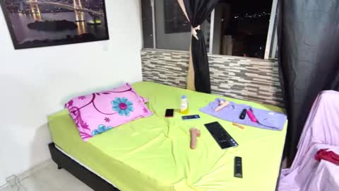 Snapshot of scarlett_evanz_ chatting on 18, 12, 2024 Scarlett Evans online show from 18, 12, 2024