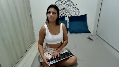 Snapshot of scarlett_evanz_ chatting on 4, 3, 2025 Scarlett Evans online show from 4, 3, 2025