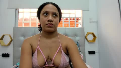 scarlett_fox20 online show from 5, 1, 2025