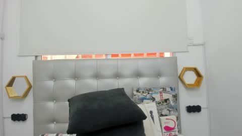 scarlett_fox20 online show from 12, 1, 2025