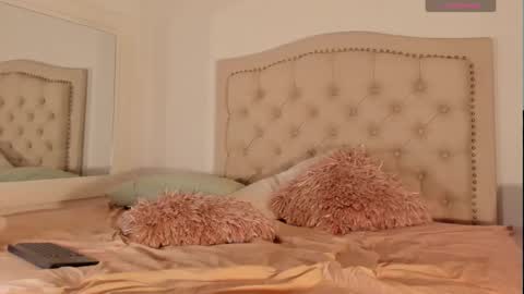 Scarlett Grand online show from 10, 2, 2025