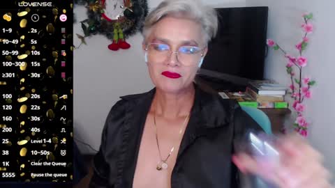 Snapshot of scarlett_paris chatting on 4, 1, 2025 Scarlett online show from 4, 1, 2025